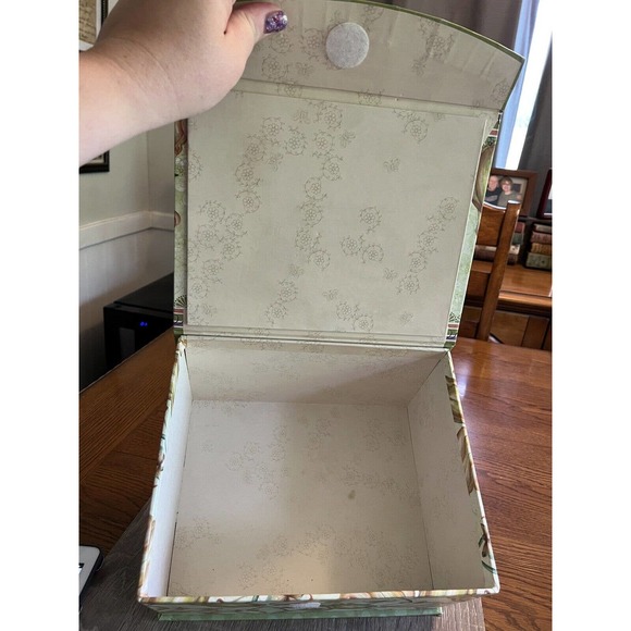 Lori Siebert Hook & Loop Close Storage Box Tulips & Butterflies Devote Logo - Picture 8 of 12